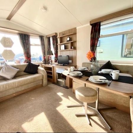 Swift Loire Hotel Jaywick Sands Ngoại thất bức ảnh